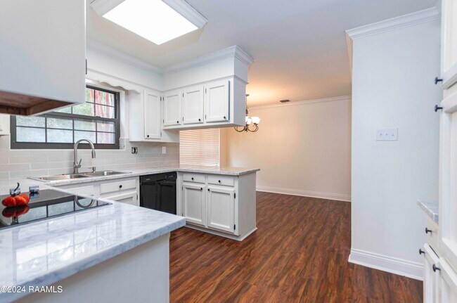 Building Photo - 308 Burdin Rd