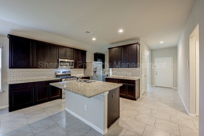 Building Photo - 8002 Carillon Way