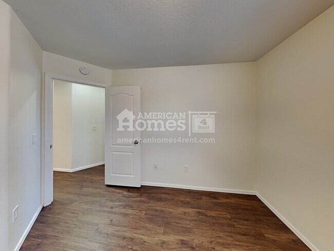 Building Photo - 668 W Paseo Celestial