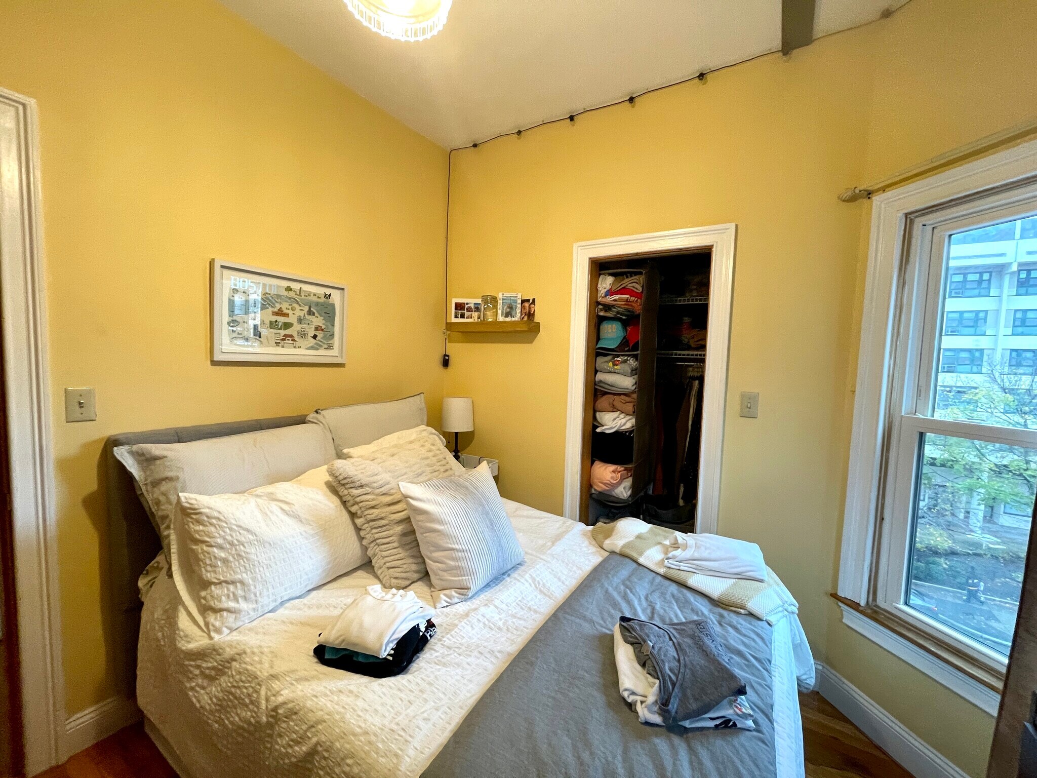 Building Photo - 1031 Tremont St