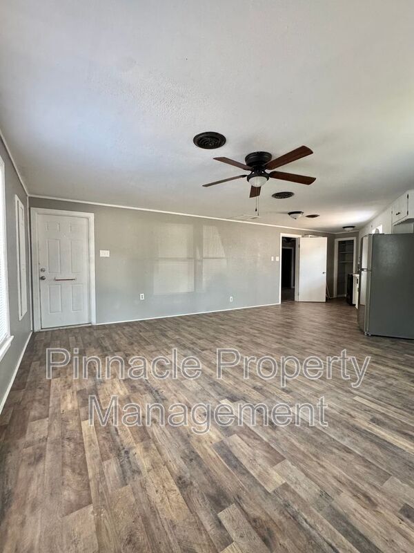 Building Photo - 2528 W Avenue N