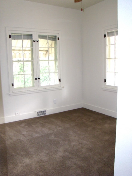 Building Photo - 645 S Whitcomb St