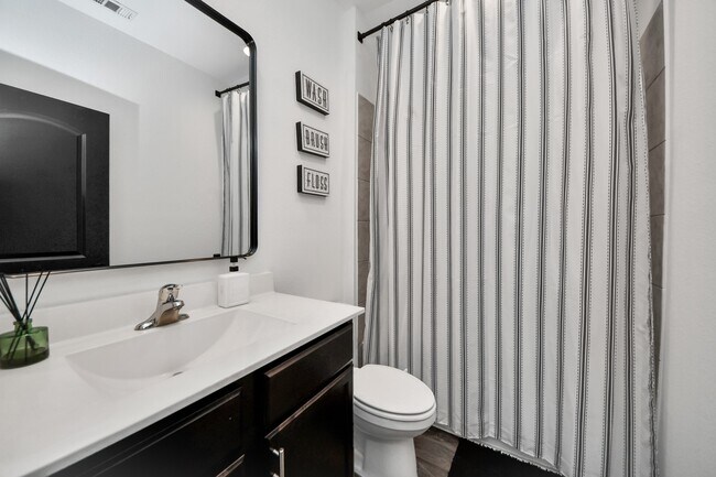 Building Photo - 22939 San Giorgio Ct