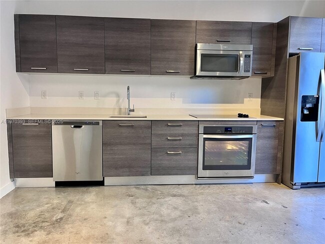 Building Photo - 151 SE 1st St