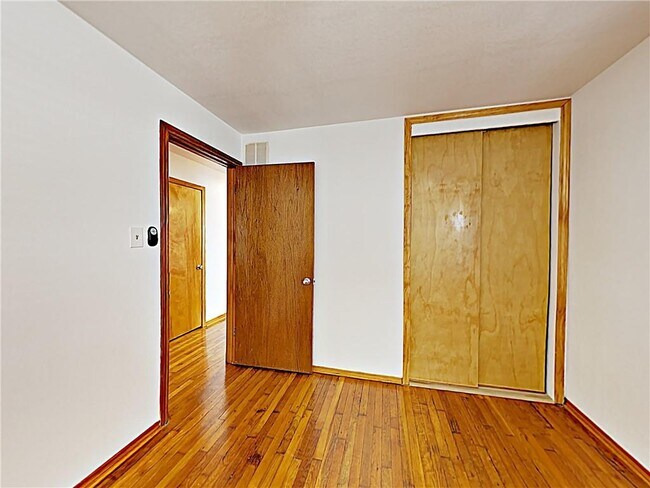 Building Photo - 5204 Berkman Dr