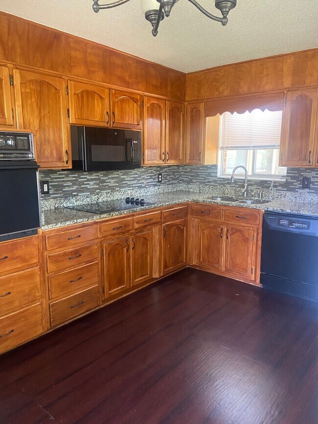 Building Photo - Coming Soon For Rent in Fultondale!