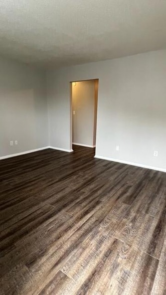 Building Photo - 210 Hendricks Blvd