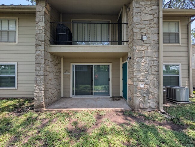 Building Photo - 2/2 Condo on Lake McQueeny / Waterfront Co...