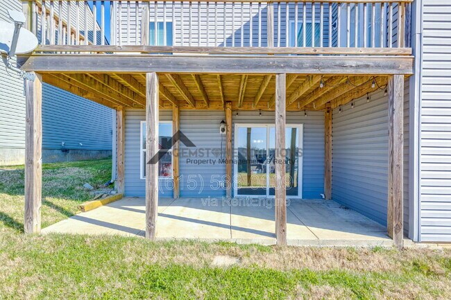 Building Photo - 2704 Orleans Dr