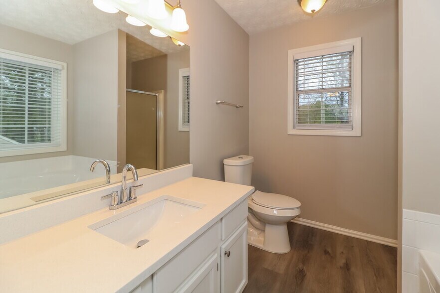 Building Photo - 4022 Paloverde Dr