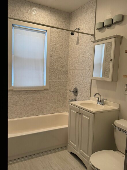 Building Photo - 37 Mountford St