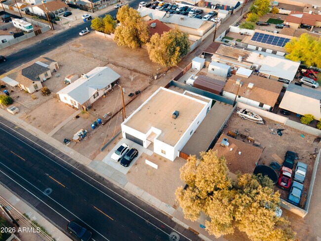 Building Photo - 1619 S 15th Ave