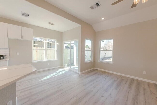 Building Photo - 10274 Porto Rico Rd
