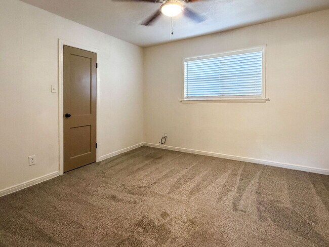 Building Photo - 3221 Emory St