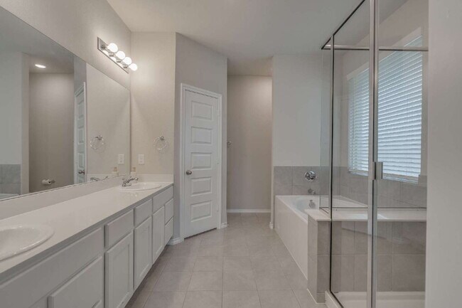 Building Photo - Charming 4-Bedroom Home in Eagle Mountain-...