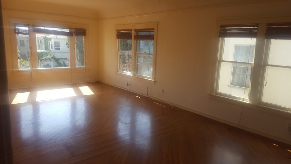 Building Photo - 625 N Spaulding Ave
