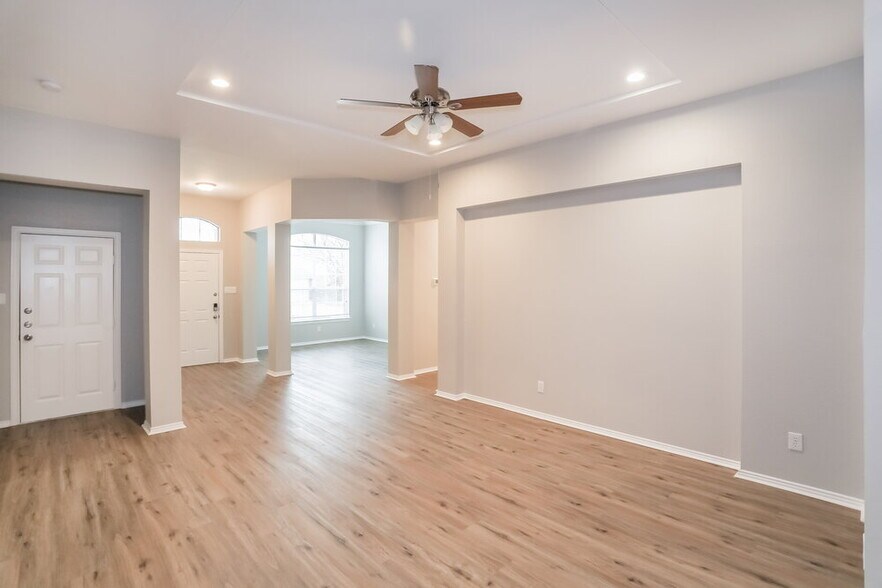 Building Photo - 4300 Briarcreek Dr