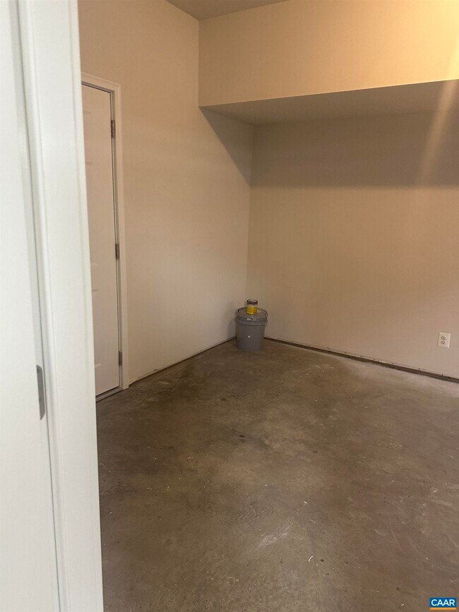 Building Photo - 2024 Calico Ct