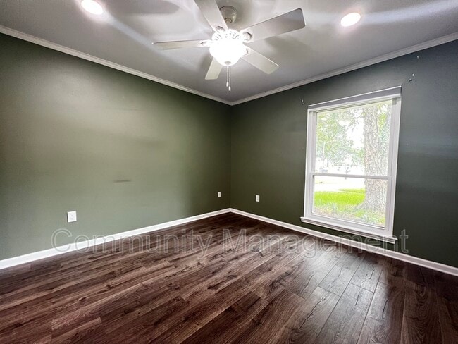 Building Photo - 13741 Willowridge Ave