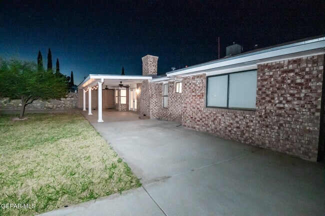 Building Photo - 11416 Lake Ozarks Dr