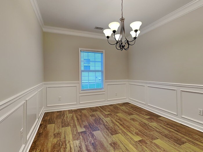Building Photo - 2551 Freemont St