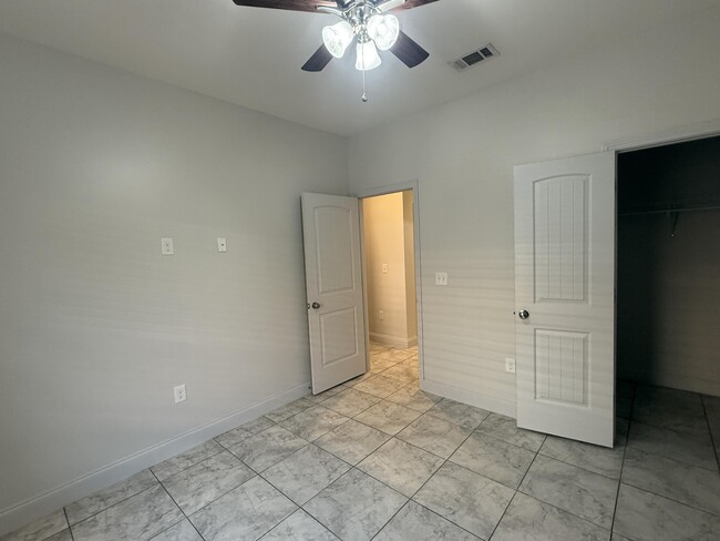 Building Photo - 411 Niceville Ave