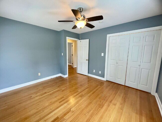 Building Photo - Charming 3-Bedroom Nest with 2 Full Baths ...