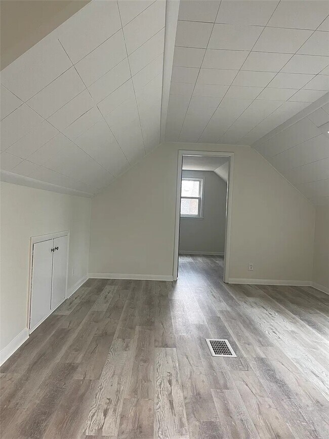 Building Photo - 705 Roosevelt Rd