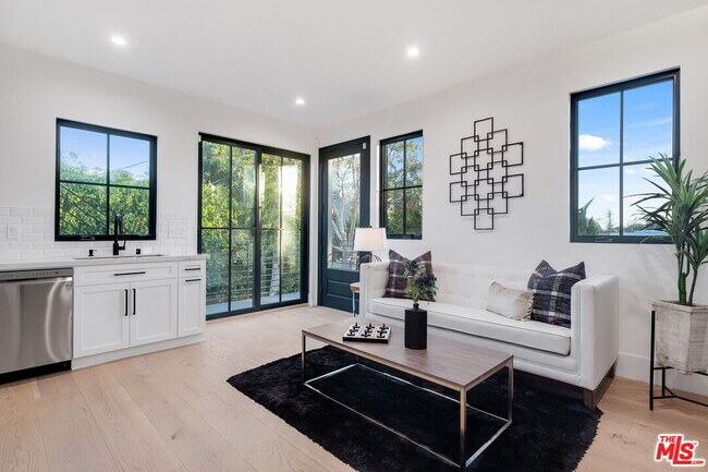 Building Photo - 12672 Stanwood Dr