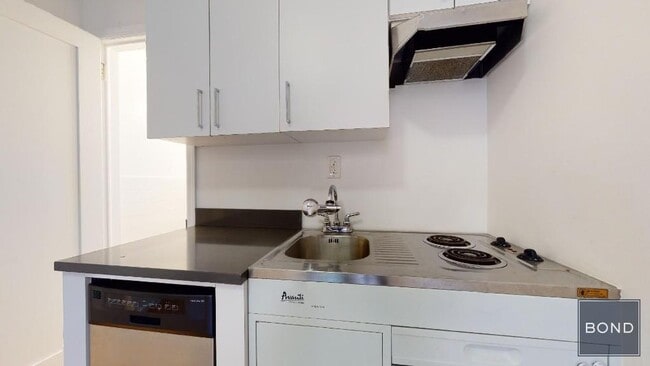 Primary Photo - 49 W 11th St