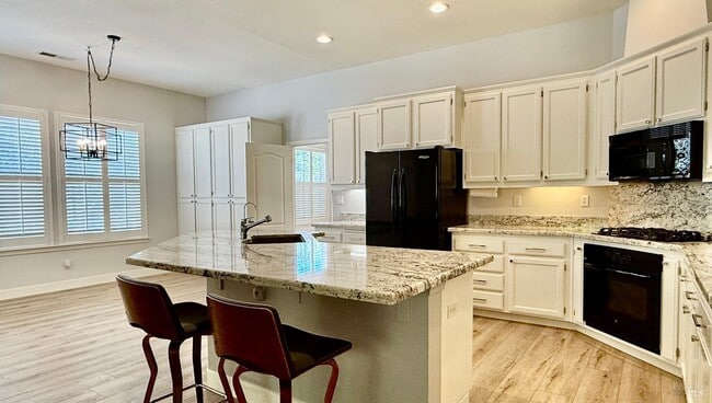 Building Photo - 844 Signorelli Cir