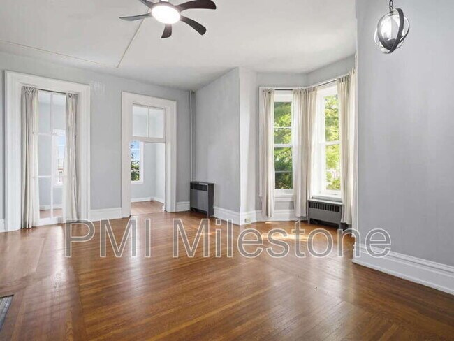 Building Photo - 323 N Potomac St