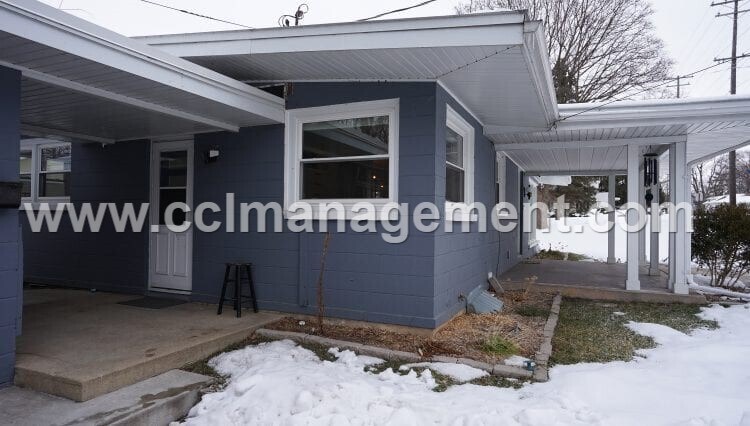 Building Photo - 501 W Dean Ave