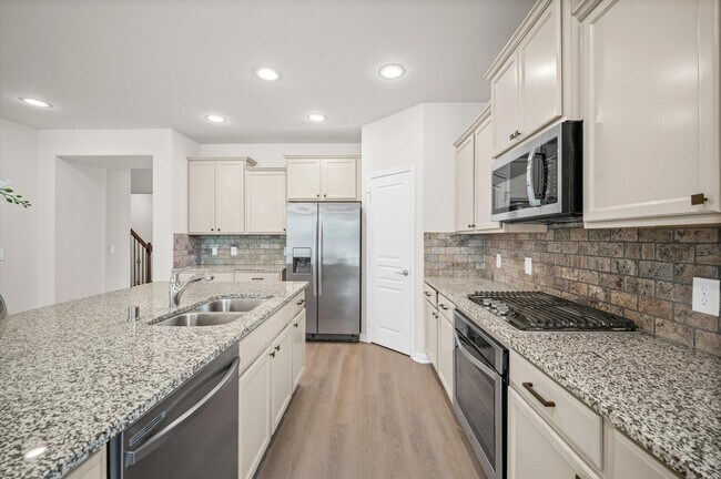 Building Photo - 10 Log House Ct