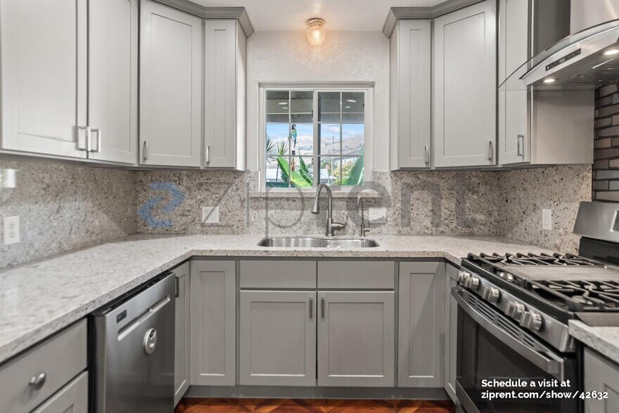 Building Photo - 47641 Fortner St