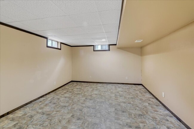 Building Photo - 1806 Golden Oak Ln