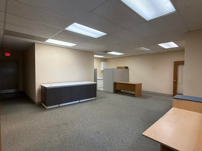 Building Photo - 1411 Pate Plaza Dr