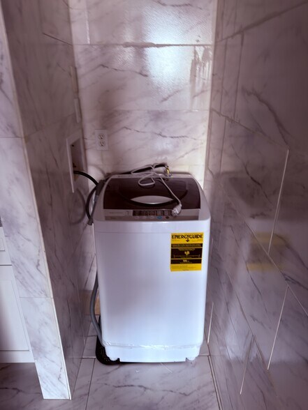 Building Photo - 7520 Hornwood Dr