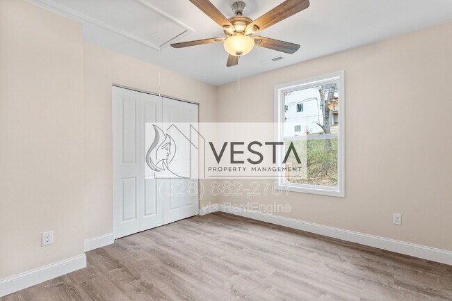 Building Photo - 2506 Turnpike Rd