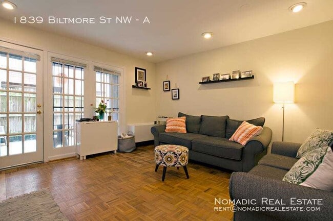 Building Photo - Fantastic one-bedroom condo in Kalorama av...