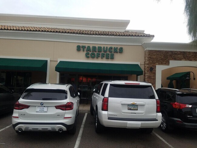 Building Photo - 15252 N 100th St