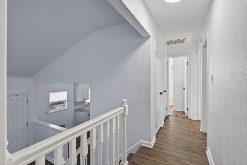 Building Photo - 1013 Sherry Ave