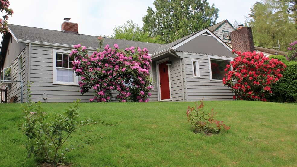 Front Yard - 1103 Brawne Avenue NW