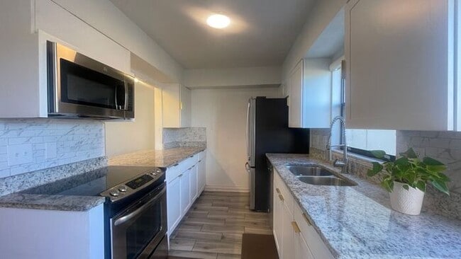 Building Photo - 1718 Silver Creek Ct