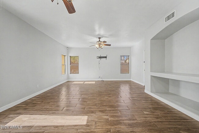 Building Photo - 17446 W Yavapai St