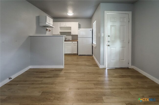 Building Photo - 120 W Avenue A