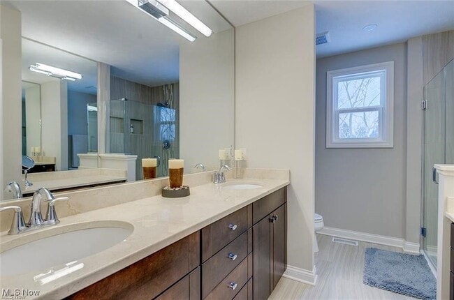 Building Photo - 9360 Rockys Ct