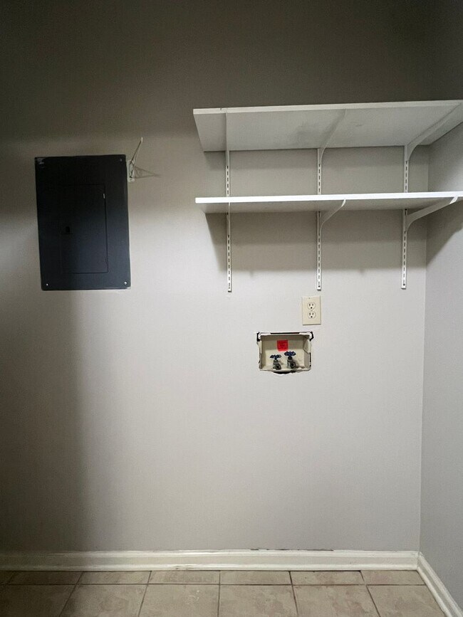 Building Photo - 309-4 Waterdown ~ The Crossings