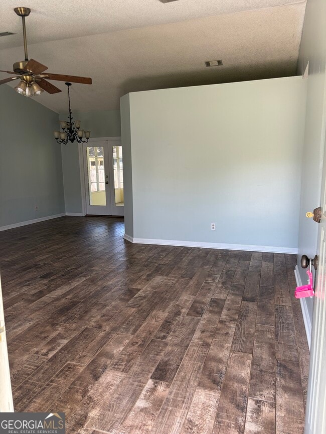 Building Photo - 121 Innerlake Ln