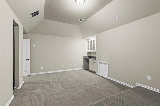 Building Photo - 14892 Hometown Dr